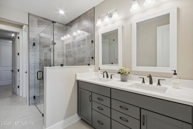 Primary ensuite | Image 20