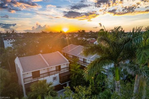 4-995 9th Ave, Naples, FL, 34102-8231 | Card Image