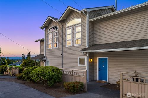 unit-106-901 E Marine View Dr, Everett, WA, 98201-1436 | Card Image