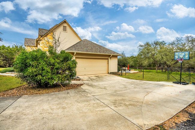 859 Indigo Run Dr, House other with 4 bedrooms, 3 bathrooms and null parking in Bulverde TX | Image 45