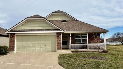 515 S Saturn Dr, Raymore, MO, 64083-8803 | Card Image