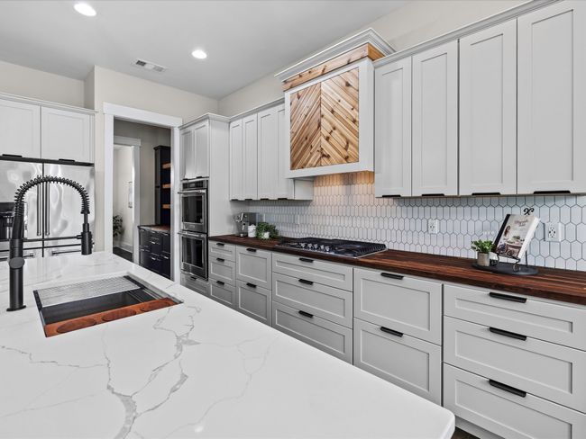 1068 Amelia Park Dr, House other with 5 bedrooms, 4 bathrooms and 6 parking in Franklin TN | Image 6