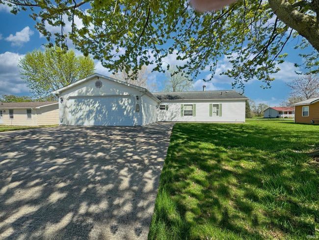 11604 Ne Wawasee Dr, House other with 6 bedrooms, 3 bathrooms and null parking in Syracuse IN | Image 6