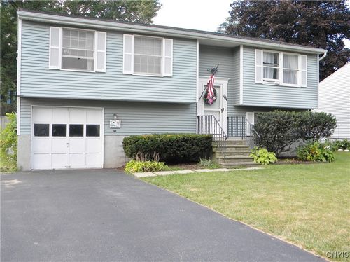 104 Seabreeze Dr, Liverpool, NY, 13090-3732 | Card Image