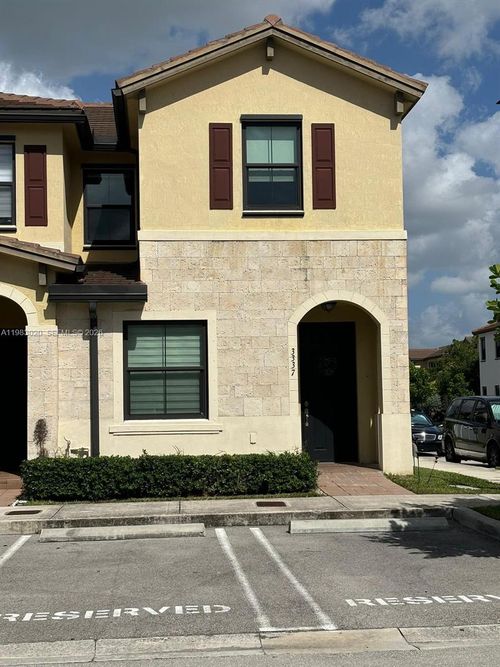 3337 W 105th Ter, Hialeah, FL, 33018-1244 | Card Image