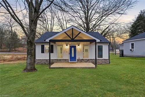 114 Council St, Thomasville, NC, 27360-4260 | Card Image