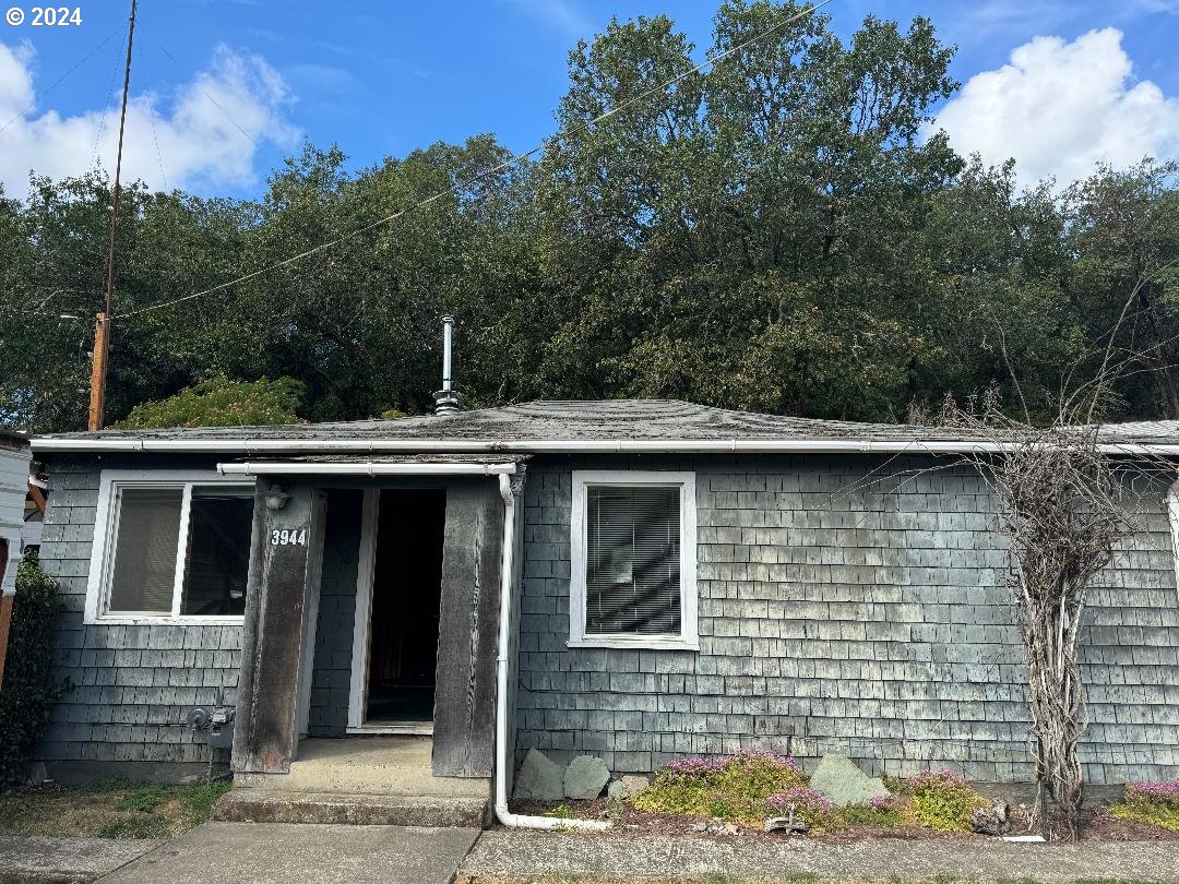 Hooker Rd, Roseburg, OR 97470