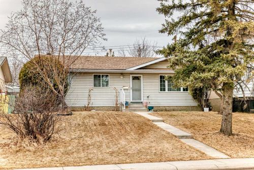 352 Malvern Close Ne, Calgary, AB, T2A4W7 | Card Image