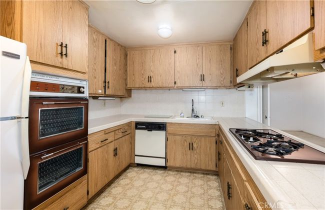 10140 Cozycroft Ave, House other with 4 bedrooms, 3 bathrooms and 2 parking in Chatsworth CA | Image 12