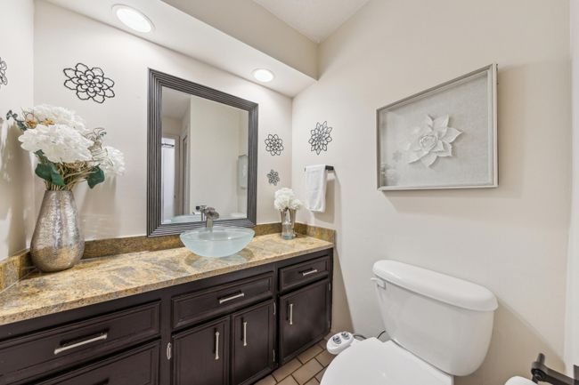 Main level half bath | Image 11