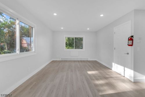 apt-a4-557 S Broad St, Elizabeth, NJ, 07202-3500 | Card Image