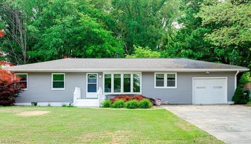 685 Sunset View Blvd, Tallmadge, OH, 44278-3137 | Card Image