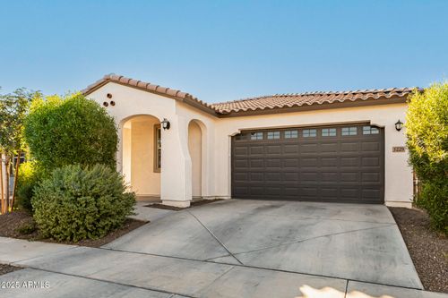 1229 E Maldonado Dr, Phoenix, AZ, 85042-5809 | Card Image