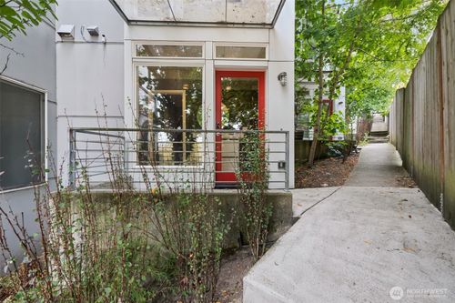1003 Sturgus Ave S, Seattle, WA, 98144-2709 | Card Image