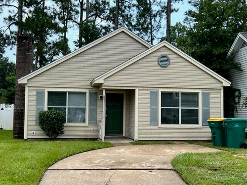 2704 Willow Grove Ln, Fort Walton Beach, FL, 32547-6816 | Card Image