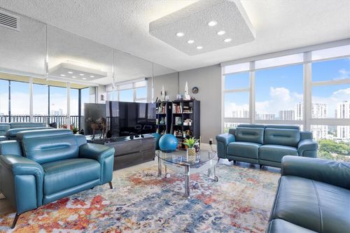 apt-1933-20379 W Country Club Dr, Aventura, FL, 33180-1664 | Card Image