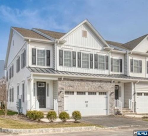 1 Davies Dr, Old Tappan, NJ, 07675-7277 | Card Image