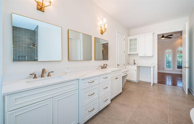 147 Bay Point Dr Ne, House other with 4 bedrooms, 4 bathrooms and null parking in St Petersburg FL | Image 55