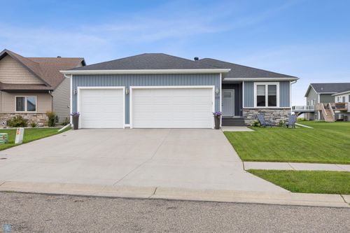 1015 46th Ave S, Moorhead, MN, 56560-7087 | Card Image