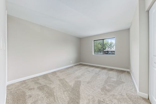 g33-1736 Washington St, Naperville, IL, 60565-2480 | Card Image