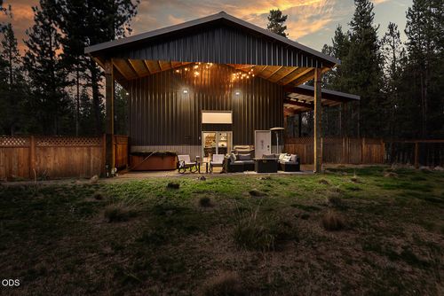 16845 Derringer Dr, Bend, OR, 97707-2203 | Card Image