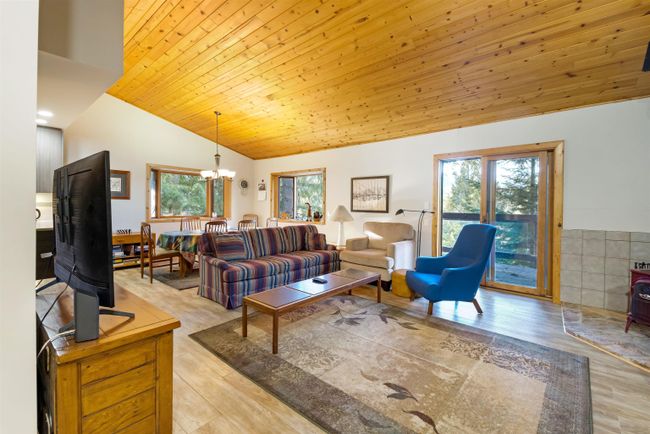 2729 Sproatt Drive, Home with 3 bedrooms, 2 bathrooms and 2 parking in Whistler BC | Image 7