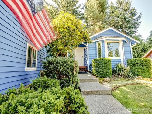 1608 Puget Dr, Everett, WA, 98203-6617 | Card Image