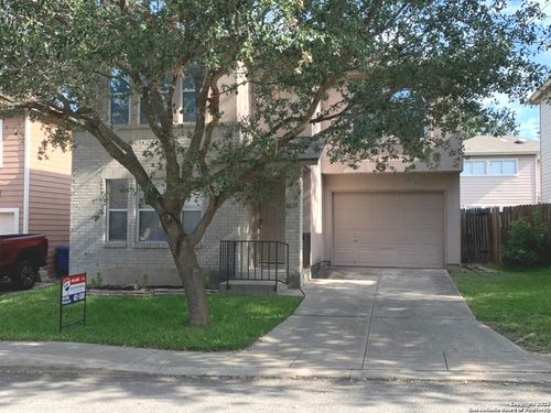 10135 Trailhead Pass, San Antonio, TX, 78251-3257 | Card Image