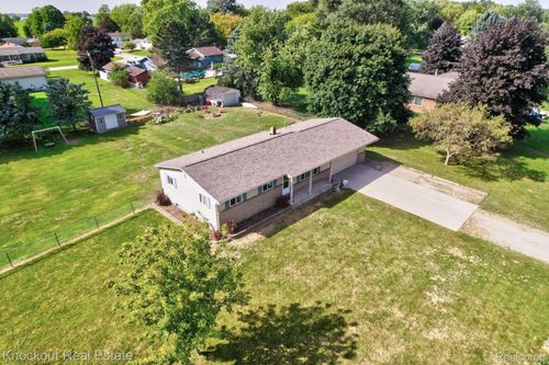 4822 Dorothy St, Vassar, MI, 48768-1562 | Card Image