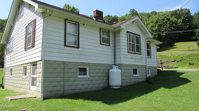 5428 Guest River Rd, House other with 2 bedrooms, 1 bathrooms and null parking in Norton VA | Image 4