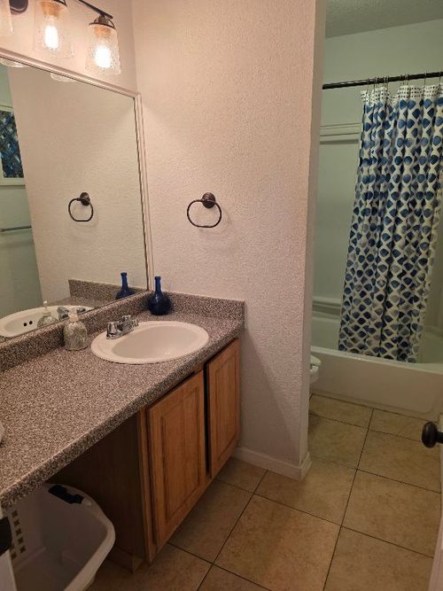 apt-116-2124 Burton Dr, Austin, TX, 78741-4152 | Card Image