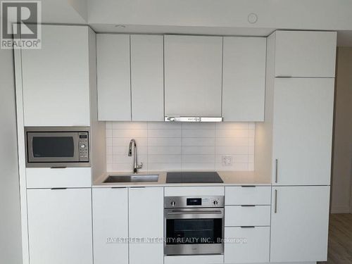 s1608-8 Olympic Garden Dr, Toronto, ON, M2M0B9 | Card Image
