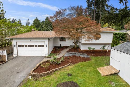 15212 Cascadian Way, Lynnwood, WA, 98087-2135 | Card Image