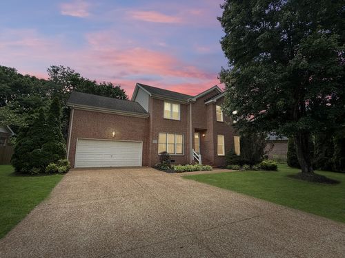 6665 Autumnwood Dr, Nashville, TN, 37221-3945 | Card Image