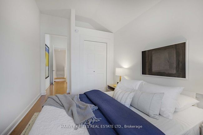 418 Ontario St, House attached with 3 bedrooms, 2 bathrooms and null parking in Toronto ON | Image 33