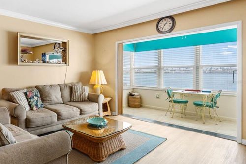 118-5020 Brittany Dr S, ST PETERSBURG, FL, 33715-1692 | Card Image