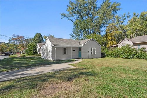 802 Park Ave, Excelsior Springs, MO, 64024-2446 | Card Image