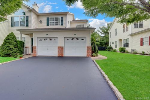 99 Constantine Way, Mount Sinai, NY, 11766-3006 | Card Image