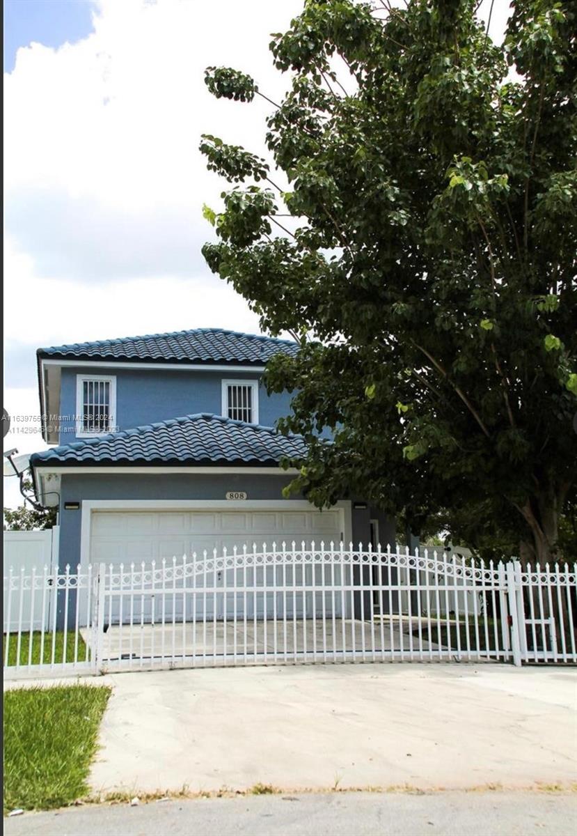 6th St, Florida City, FL 33034