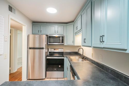 702 Ashlawn Pl, Nashville, TN, 37211-5829 | Card Image