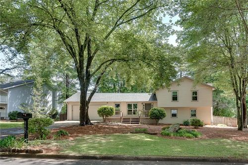 9665 Pine Thicket Way, Roswell, GA, 30075-4331 | Card Image