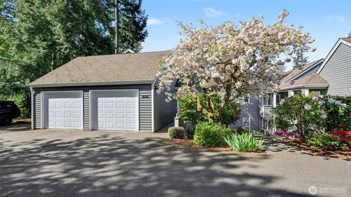 2095-4131 221st Pl Se, Issaquah, WA, 98029-7206 | Card Image