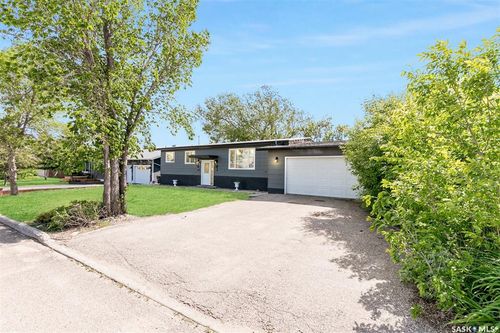 313 Yukon Ave, Kerrobert, SK, S0L1R0 | Card Image