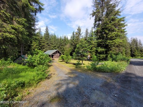 13925 Ravenquest Ave, Seward, AK, 99664-9639 | Card Image