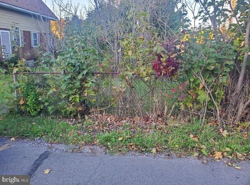 19823 Broad St, FROSTBURG, MD, 21532-4807 | Card Image