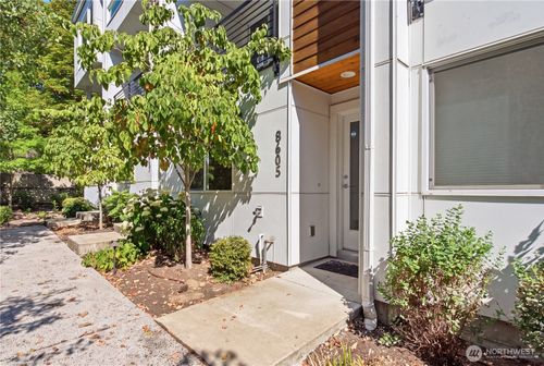 q80-8605 21st Pl Ne, Seattle, WA, 98115-5152 | Card Image