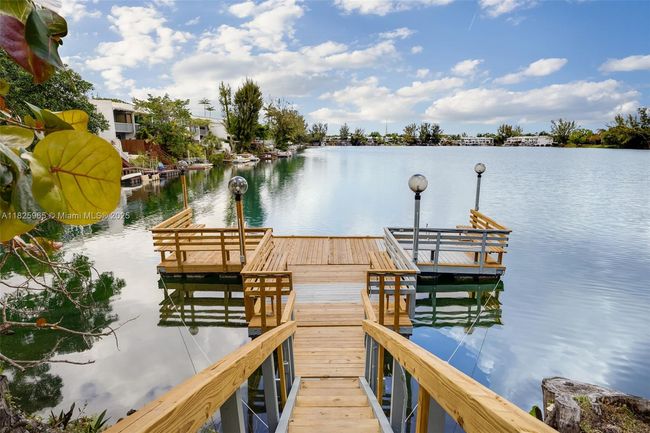 5292 Sw 69 Th Pl, Townhouse with 2 bedrooms, 3 bathrooms and null parking in Miami FL | Image 22