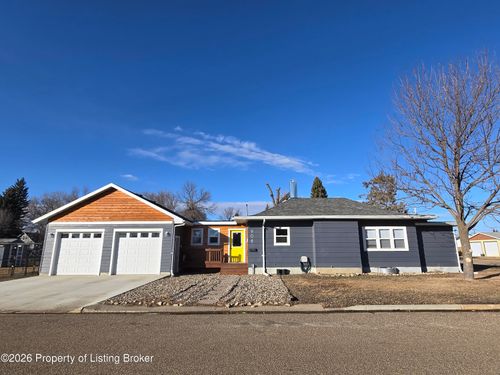 906 2nd Ave E, New England, ND, 58647-7124 | Card Image
