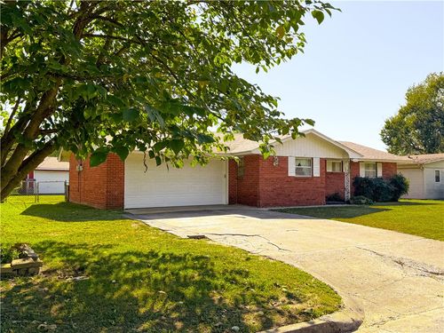 1713 Shelby Ave, Springdale, AR, 72762-3040 | Card Image