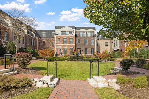 353 E Liberty Dr, Wheaton, IL, 60187-5439 | Card Image